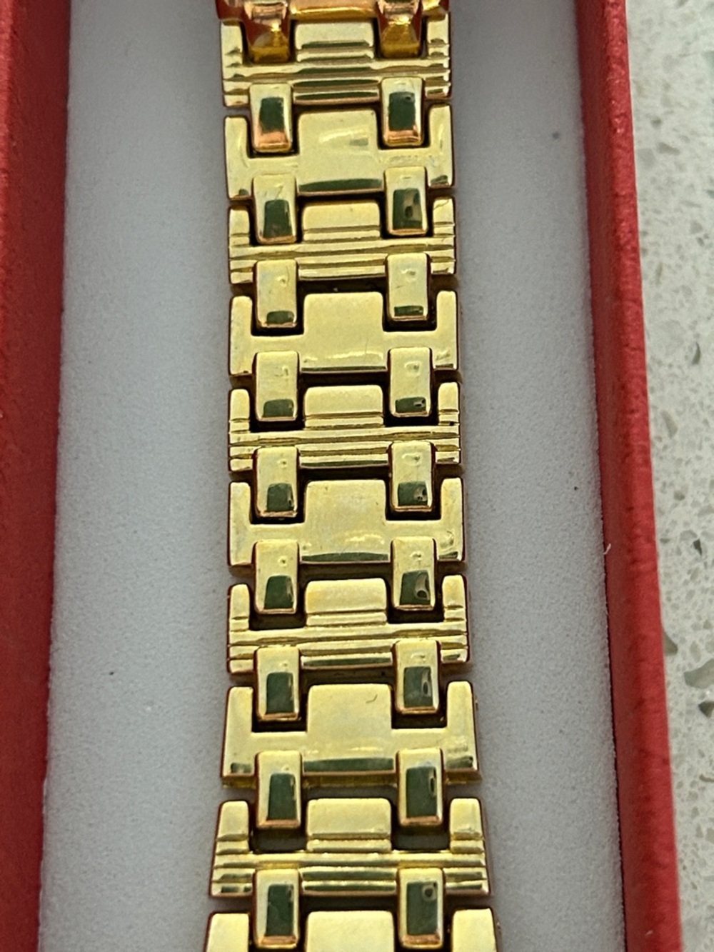 Elegant Gold-Tone Gianni Ricci Watch | Crystal Bezel - Picture 3 of 8